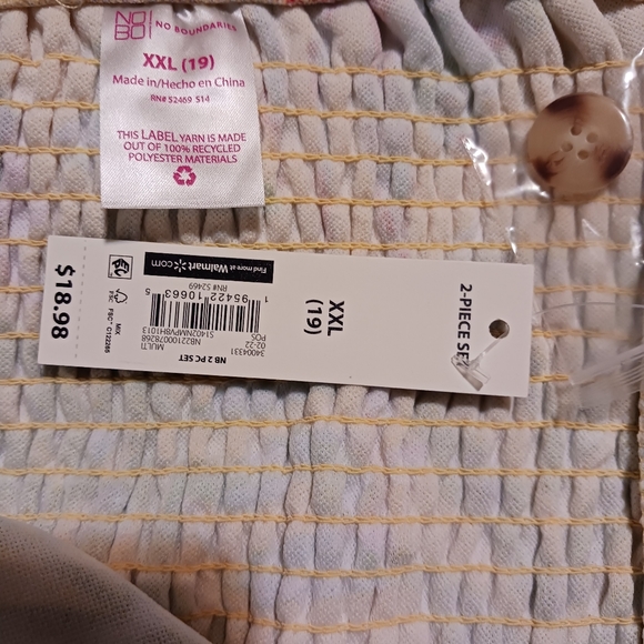 2 piece crop top and pants - Picture 2 of 3